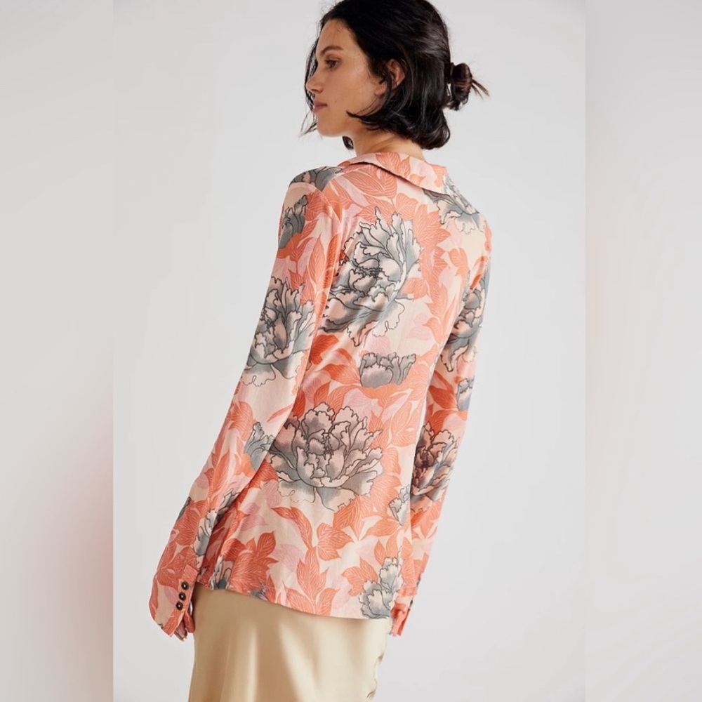 ❌SOLD❌FREE PEOPLE Lucky Shirt Ruched Floral Button Front, Large - Picture 2 of 14